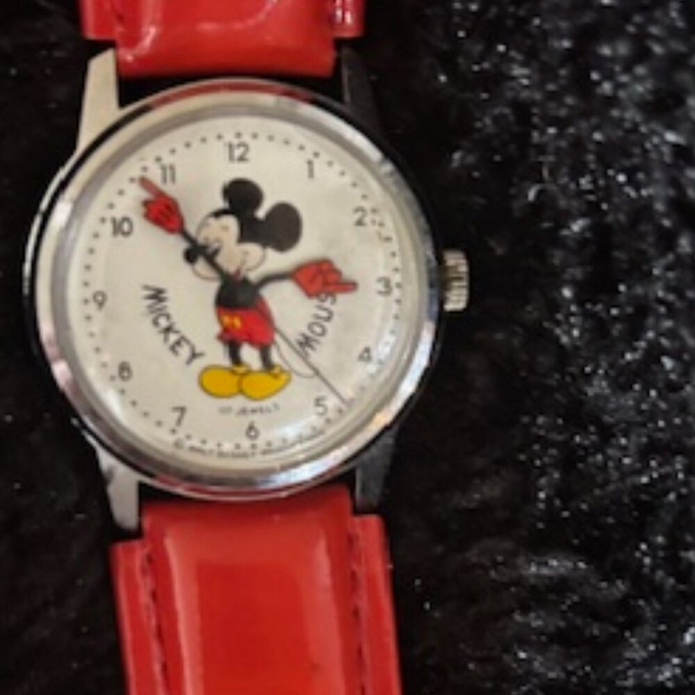 Mickey Mouse 17 jewel watch vintage Walt Disney productions